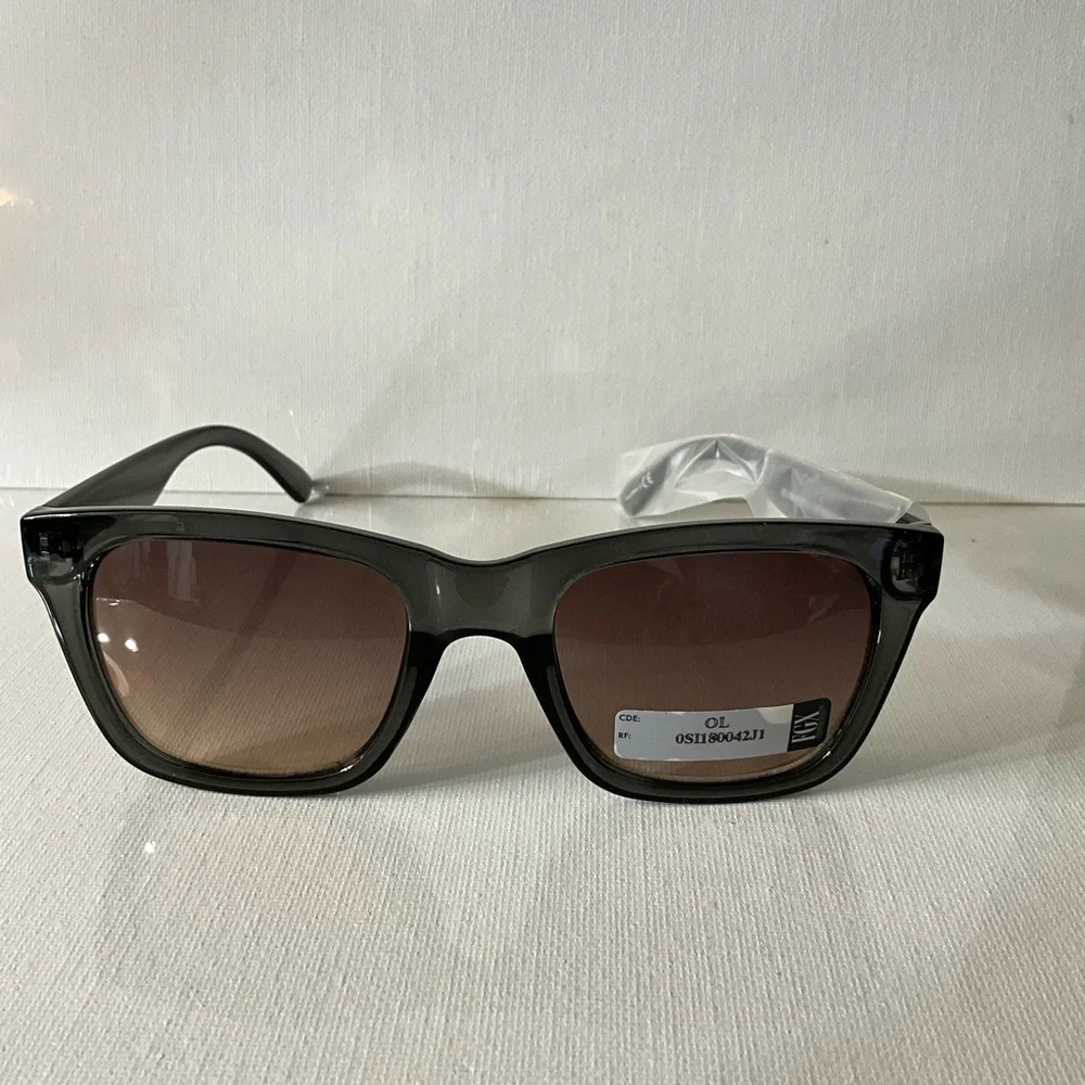 Elegant Gray Sunglasses